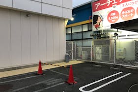 【西友 勝川店】1階 駐車場 キッチンカー・コーヒーテイクアウトや、クレープ・たいやき・焼きそば・お好み焼き・焼き鳥 など販売におすすめな屋外催事イベントスペース