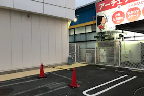 【西友 勝川店】1階 駐車場 キッチンカー・コーヒーテイクアウトや、クレープ・たいやき・焼きそば・お好み焼き・焼き鳥 など販売におすすめな屋外催事イベントスペース