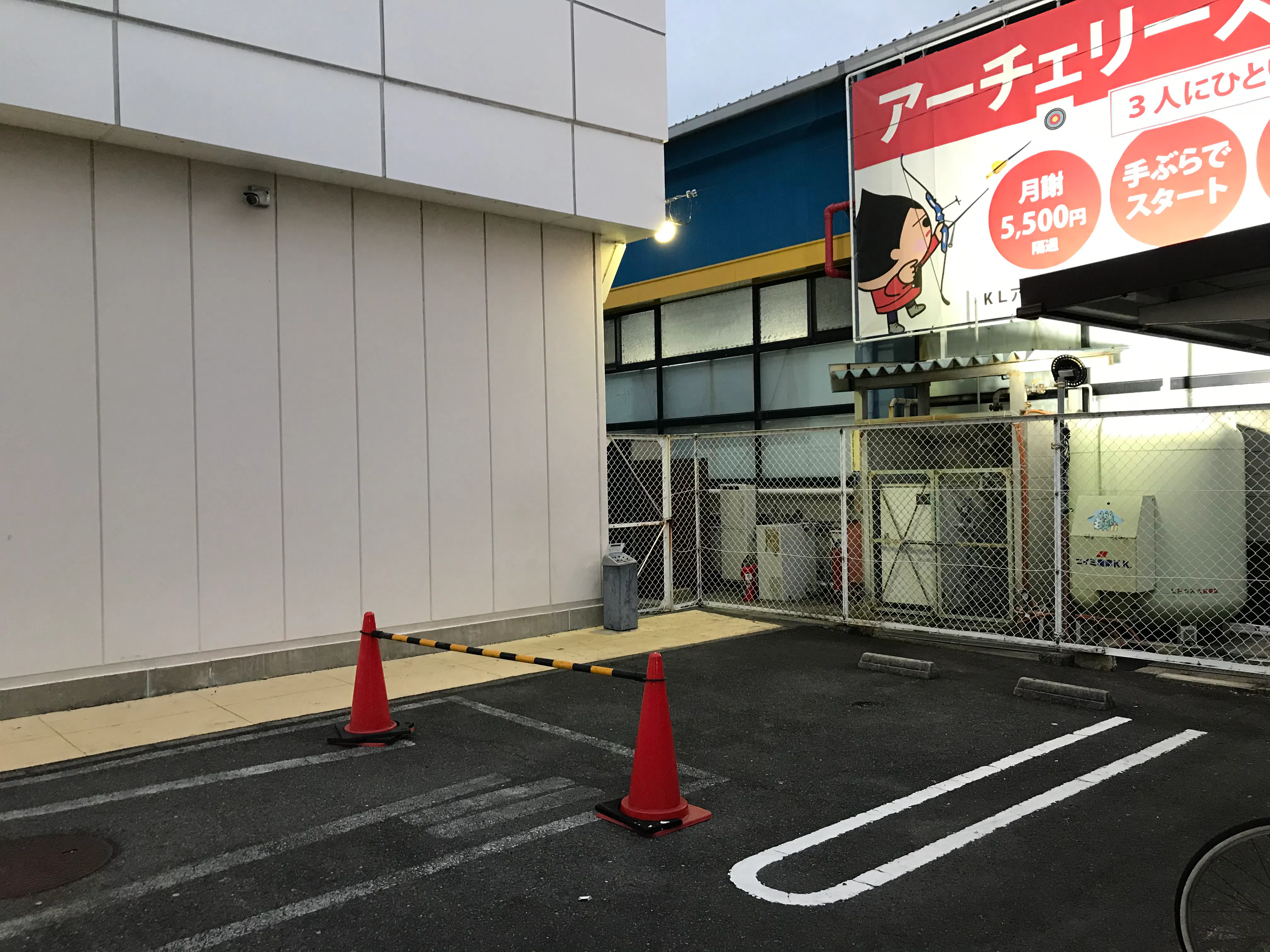 【西友　勝川店】1階 駐車場　キッチンカー・コーヒーテイクアウトや、クレープ・たいやき・焼きそば・お好み焼き・焼き鳥 など販売におすすめな屋外催事イベントスペース