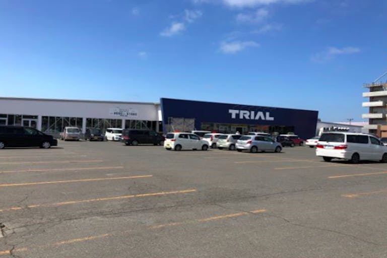 【スーパーセンタートライアル別保店】キッチンカー出店限定/屋外スペースの画像3