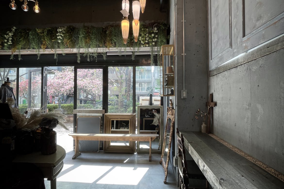 【早稲田駅5分】ポップアップストアや展示会に最適なアンティークな雰囲気な路面に面したレンタルスペース