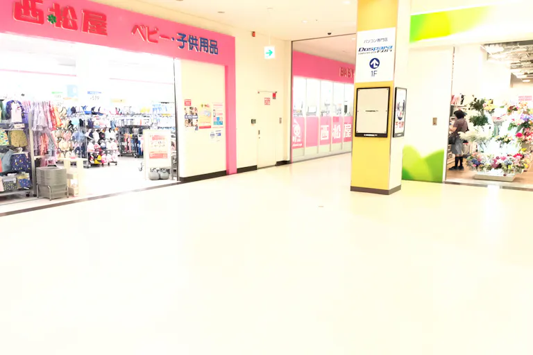 【コマーシャルモール博多】ファミリー層向けのポップアップストアやプロモーションイベントに適したイベントスペース(西松屋前区画)の画像1