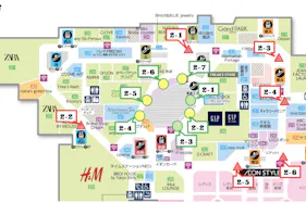 【イオンモール岡山】モール内広告 柱巻きポスター・三⾓什器ポスター