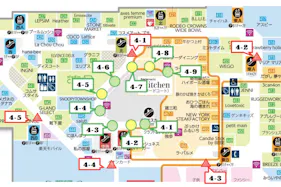 【イオンモール岡山】モール内広告 柱巻きポスター・三⾓什器ポスター