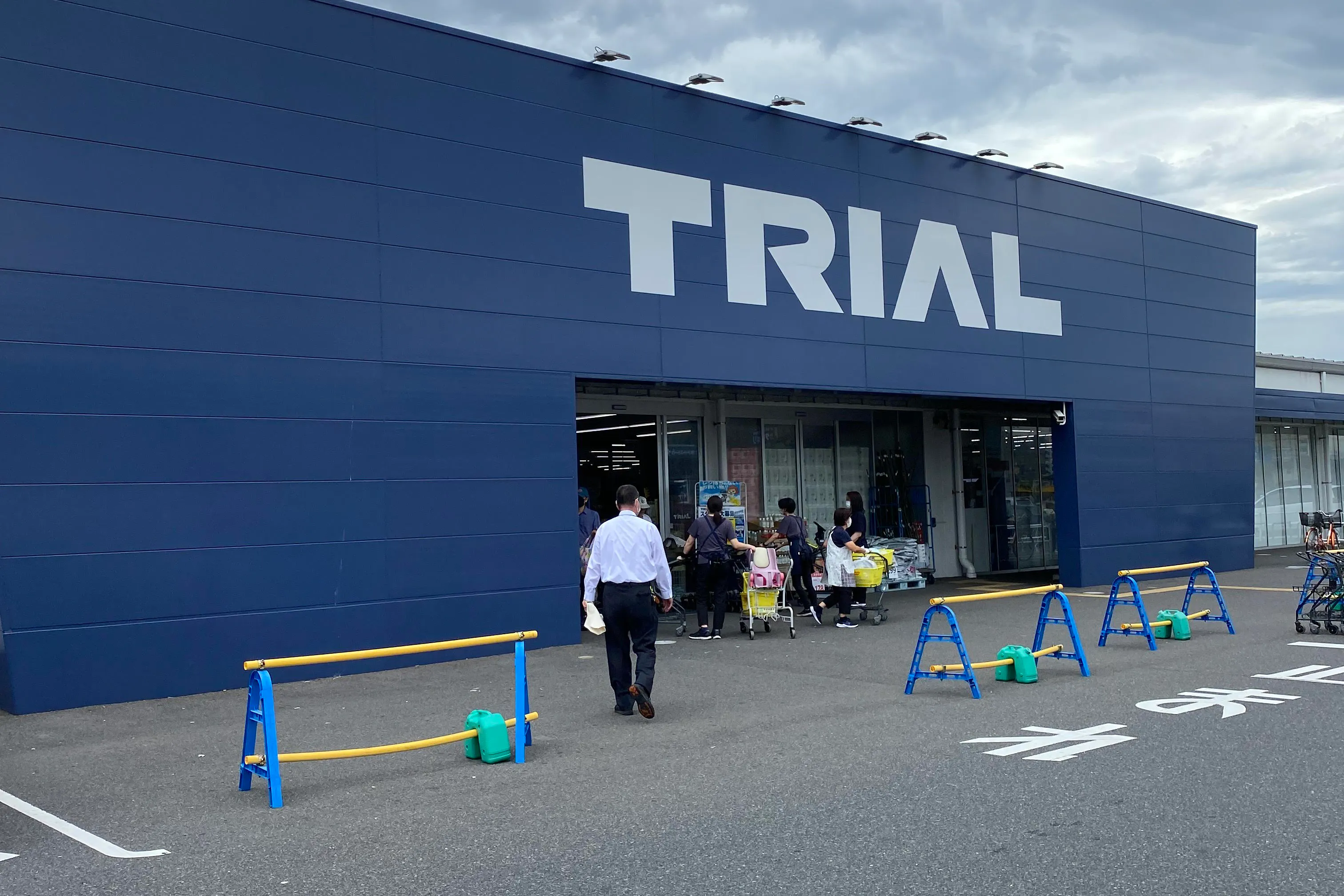 【スーパーセンタートライアル苅田店】キッチンカー(調理営業)出店限定/屋外イベントスペース