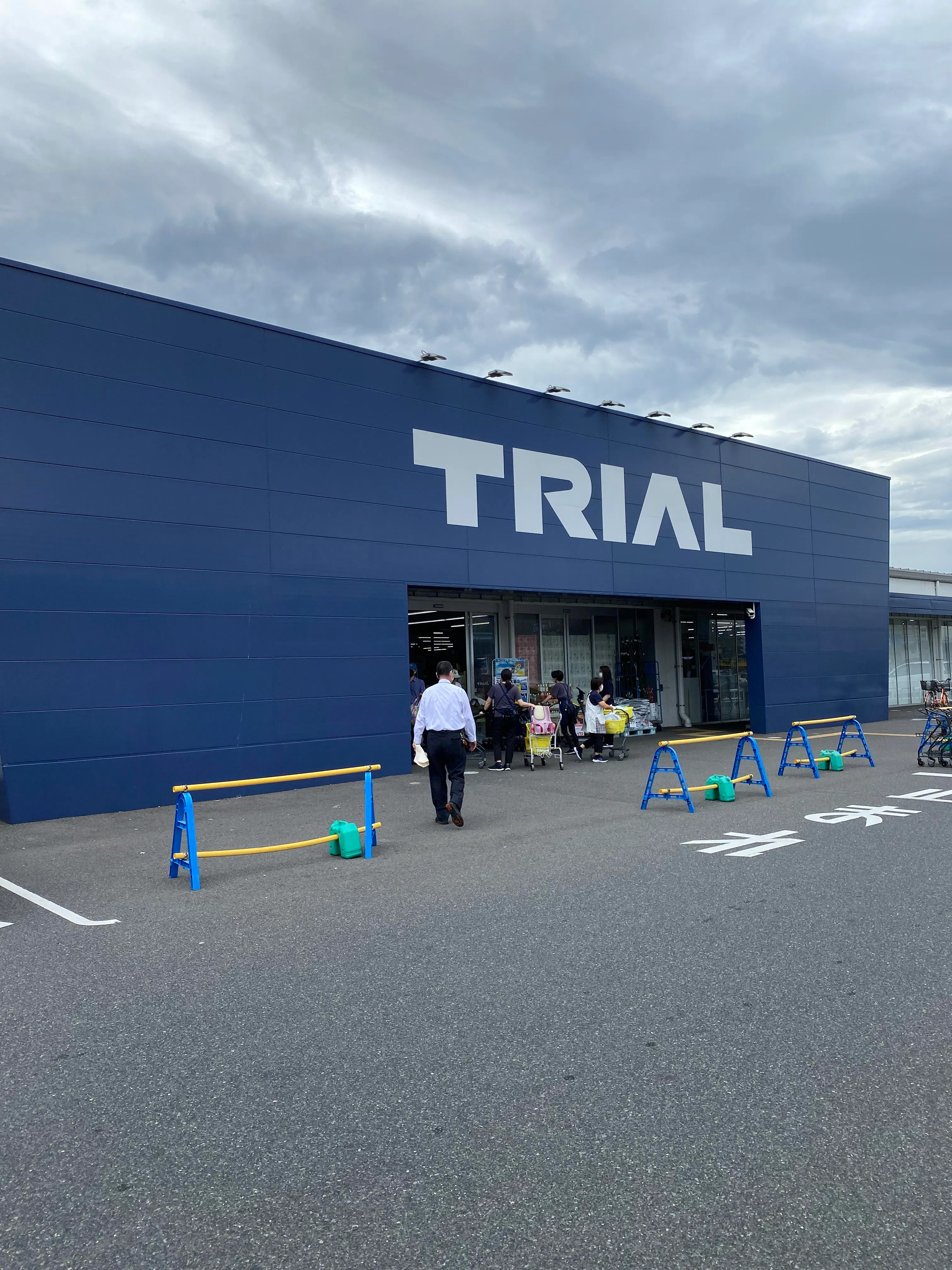 【スーパーセンタートライアル苅田店】キッチンカー(調理営業)出店限定/屋外イベントスペース