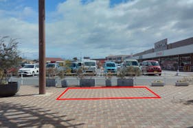 【イオンタウン弥富/アメニティ広場】物販やキッチンカーに最適な商業施設駐車場を目の前にした視認性の良いイベントスペース