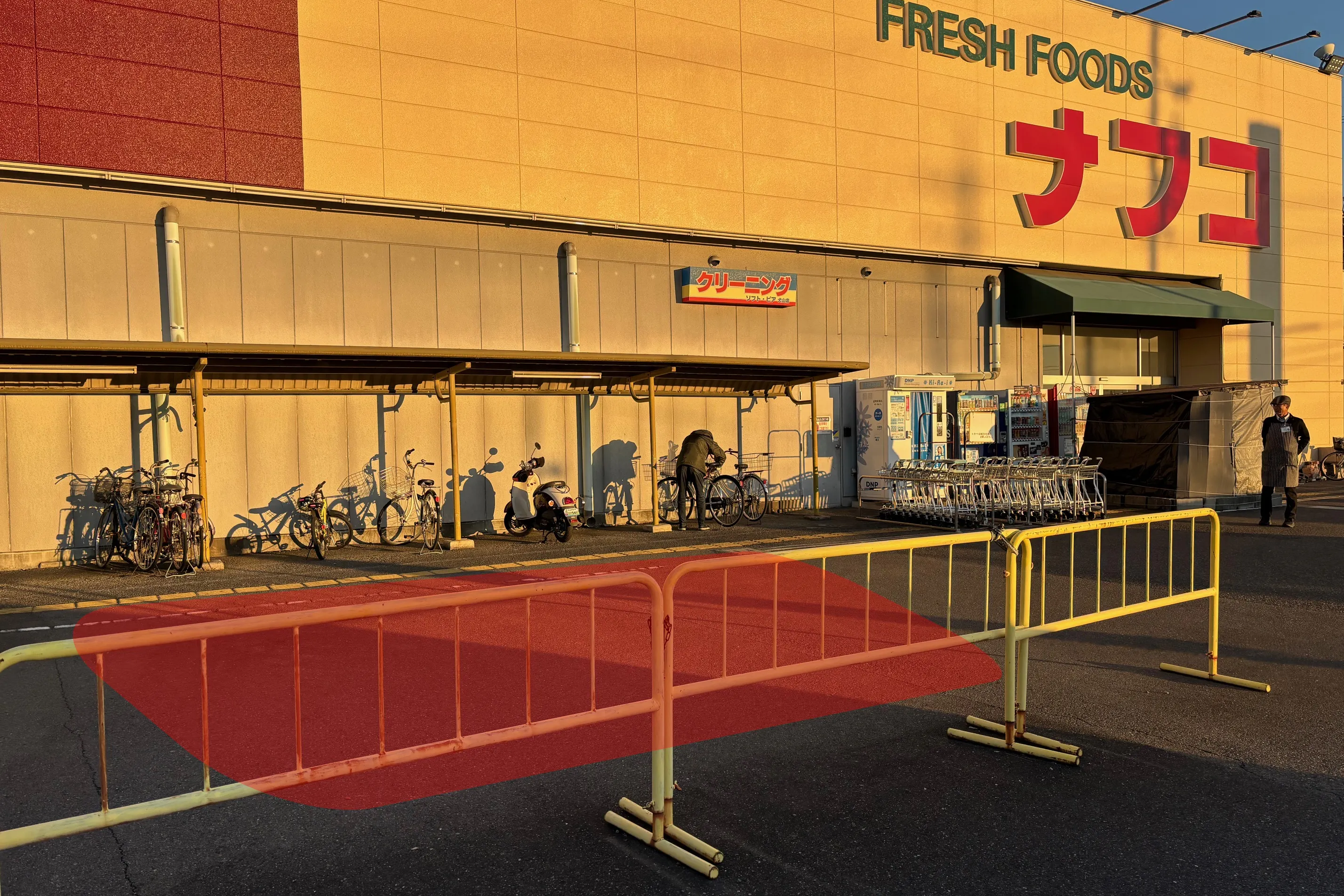 【ナフコトミダ犬山店】キッチンカーや販促プロモーションに最適な入口近くの駐車場スペース