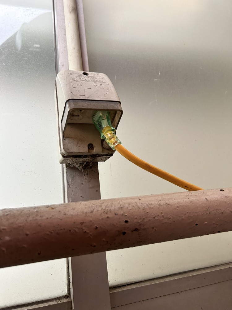 【オークワ白浜堅田】プロモーションに最適な軒下スペース