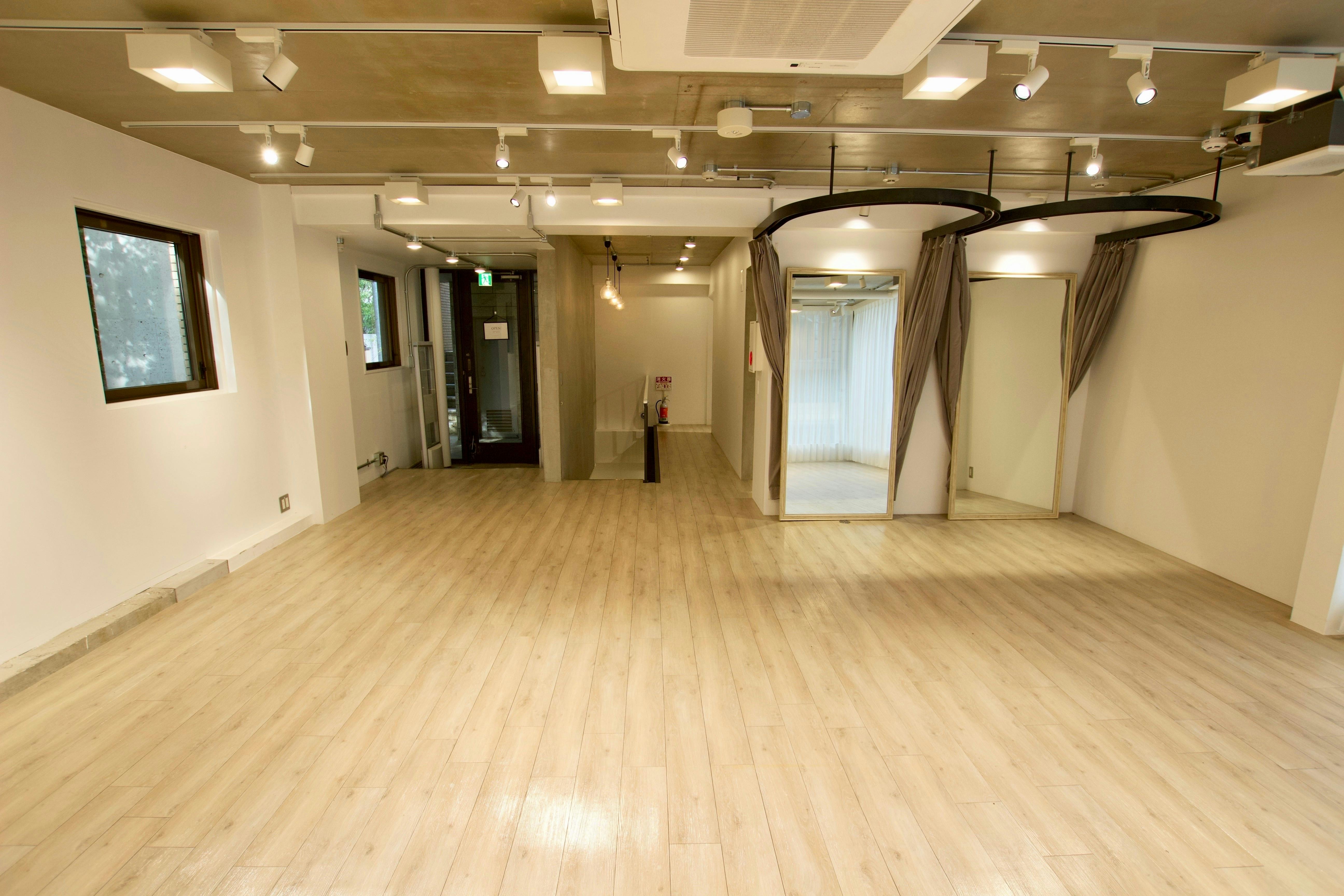 表の通り側の部屋にはフィッティングを2つご用意しております。