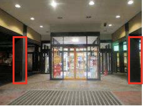 【イオンモール下田】モール内広告 出入口柱の画像
