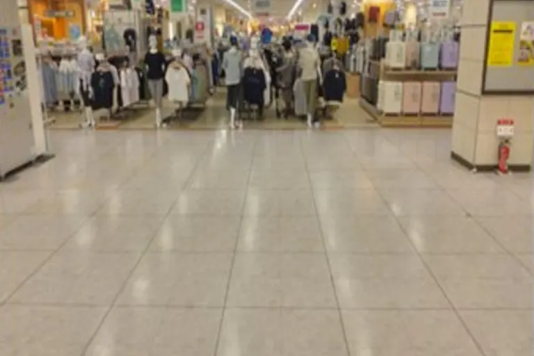 【イオン東根】西エスカ下 販促プロモーションや物販に最適なスーパー店内催事イベントスペースの画像1