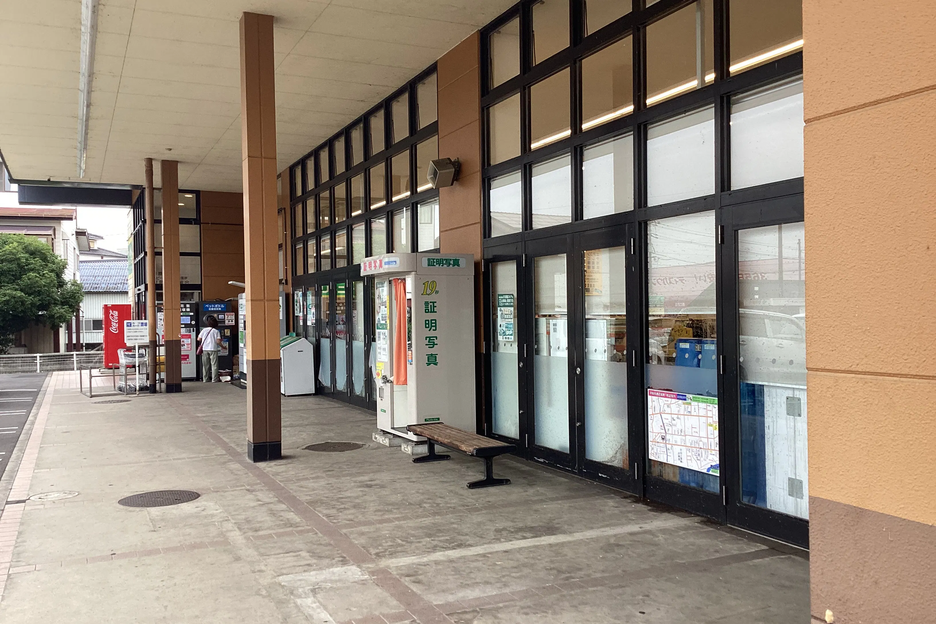 【天満屋ハピーズ井原店】軒下② 各種プロモーション、会員獲得イベントに最適な屋外催事イベントスペース