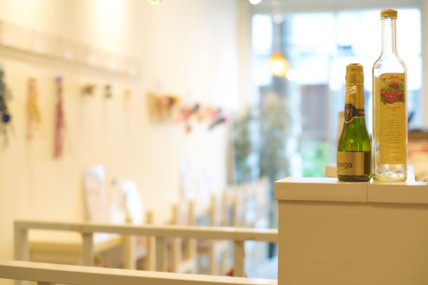 【不動前駅6分】ポップアップストアや個展に適した桜並木かむろ坂のカフェ地下にあるレンタルギャラリー