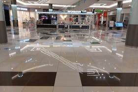 【イオンモール福岡】メインプラザ