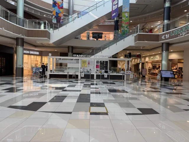 【イオンモール福岡】メインプラザ
