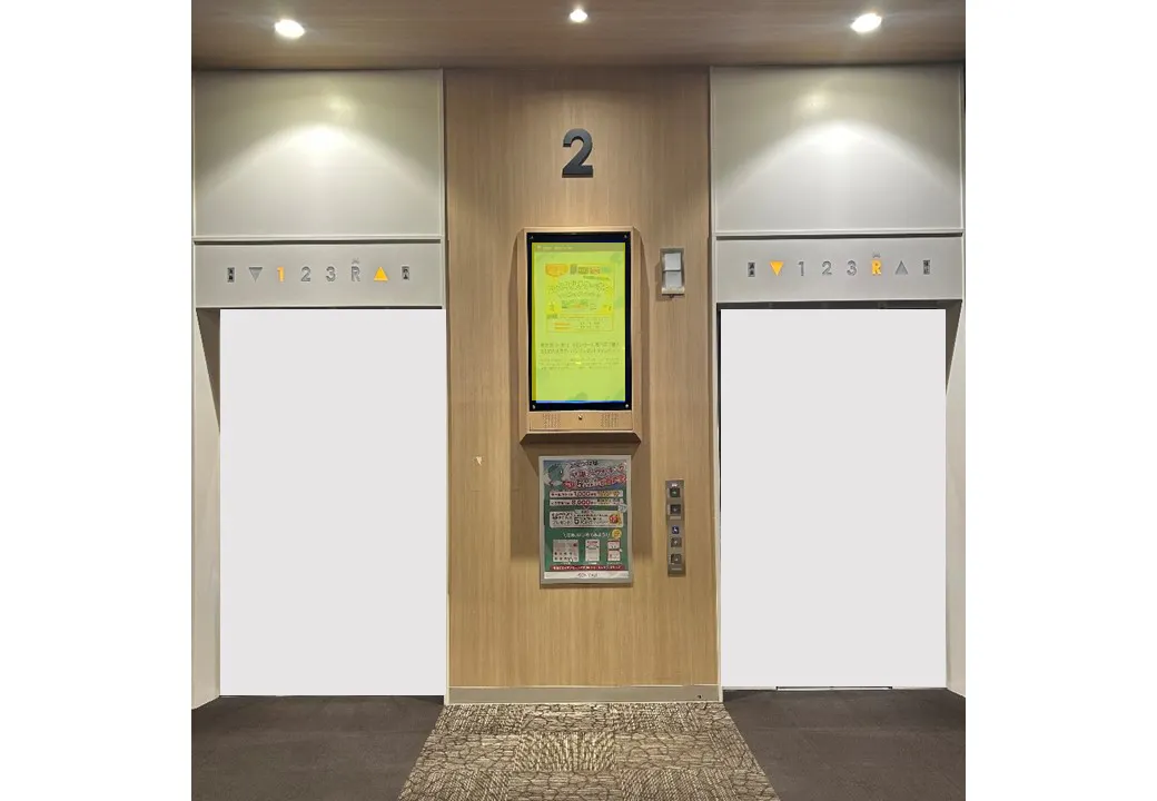 【イオンモール新小松】モール内広告 通路サイネージ