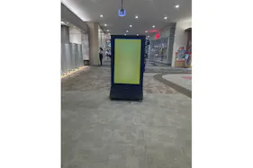 【イオンモール新小松】モール内広告 通路サイネージ