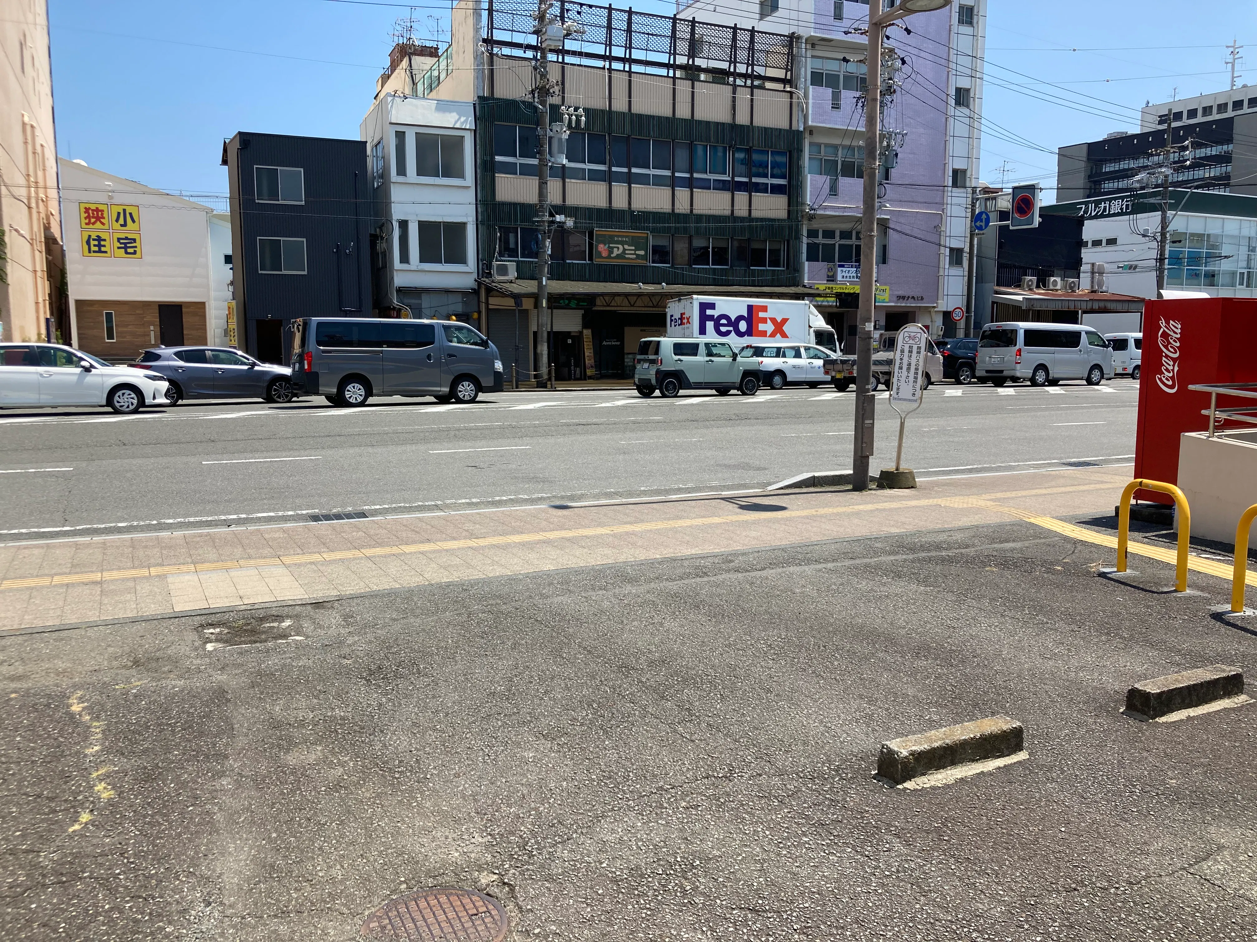 【新清水駅横/東口②】キッチンカーやポップアップストアに最適な駅改札横屋外スペース