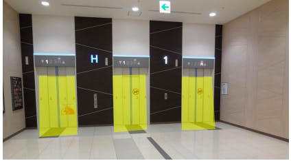 【イオンモール東員】モール内広告 エレベーター