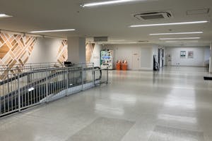 【SOCOLA南行徳】屋上駐車場エントランス・オートスロープ横 物販、食物販のポップアップストアや販促プロモーションに最適な催事イベントスペース