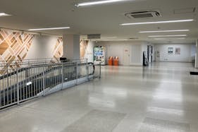 【SOCOLA南行徳】屋上駐車場エントランス・オートスロープ横 物販、食物販のポップアップストアや販促プロモーションに最適な催事イベントスペース