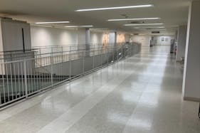 【SOCOLA南行徳】屋上駐車場エントランス・オートスロープ横 物販、食物販のポップアップストアや販促プロモーションに最適な催事イベントスペース