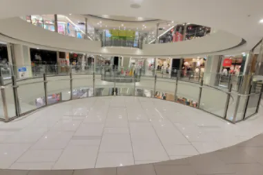 【神戸ハーバーランドumie(ウミエ)】VP設置場所「サウスモール3階ROU側」