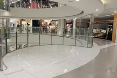 【神戸ハーバーランドumie(ウミエ)】VP設置場所「サウスモール3階ROU側」