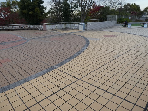 【エコール・ロゼ】大型屋外イベントやPRに最適な商業施設の屋外イベントスペースの画像2