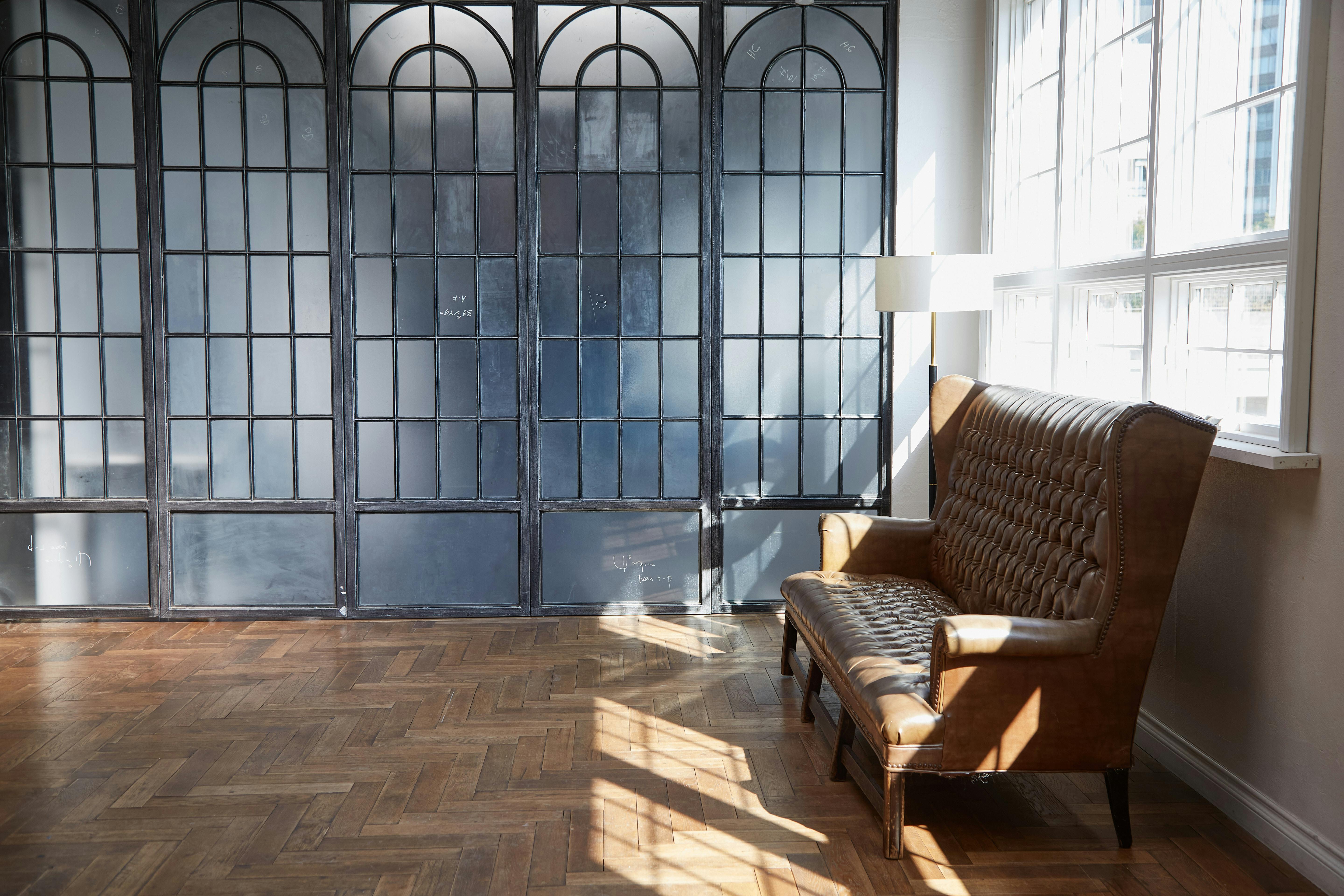 【目黒駅2分】全面自然光の入るシンプルなスタジオ