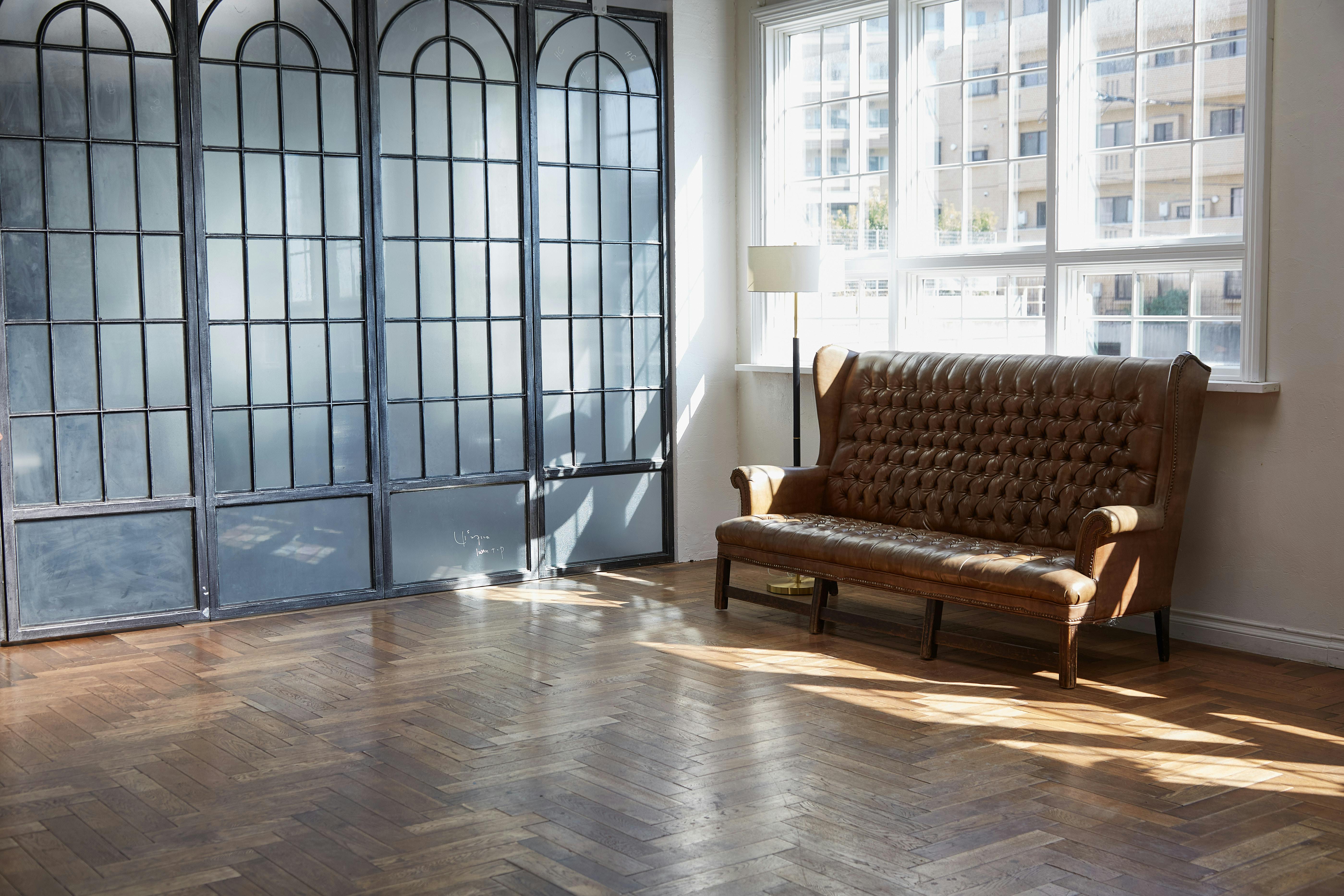 【目黒駅2分】全面自然光の入るシンプルなスタジオ