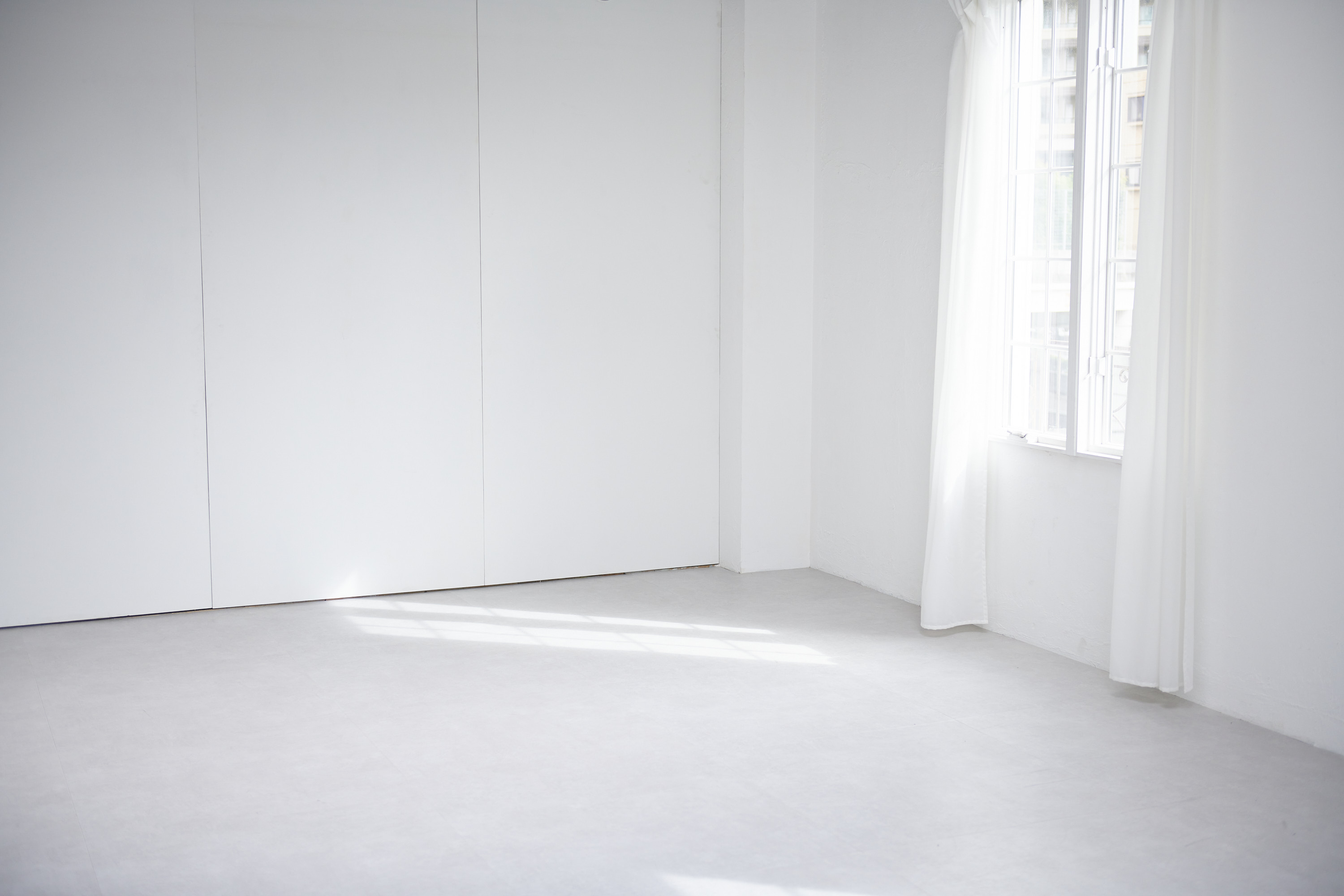 【目黒駅2分】全面自然光の入るシンプルなスタジオ