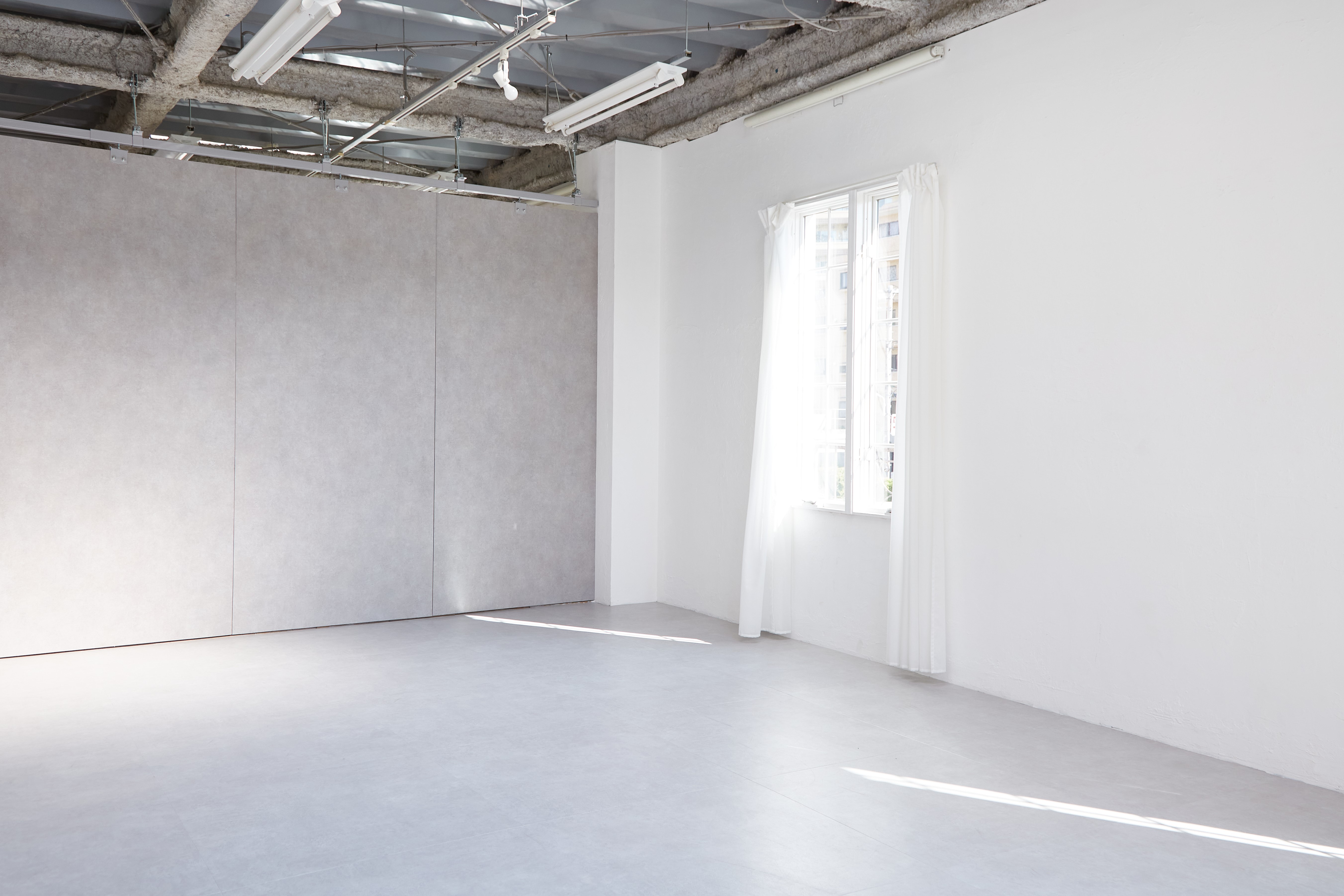 【目黒駅2分】全面自然光の入るシンプルなスタジオ