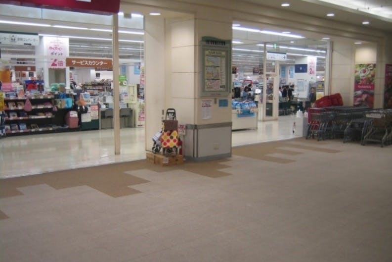 【イオンタウン有松(1階マックスバリュ柱前)】ポップアップストアやセールスプロモーションに適した大型スーパー前のイベントスペース