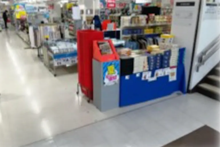 【西友 平井店】2F階段脇サッカー台横 ポップアップストア(物販、食物販)やプロモーション用途に最適なスーパー店内催事イベントスペースの画像1