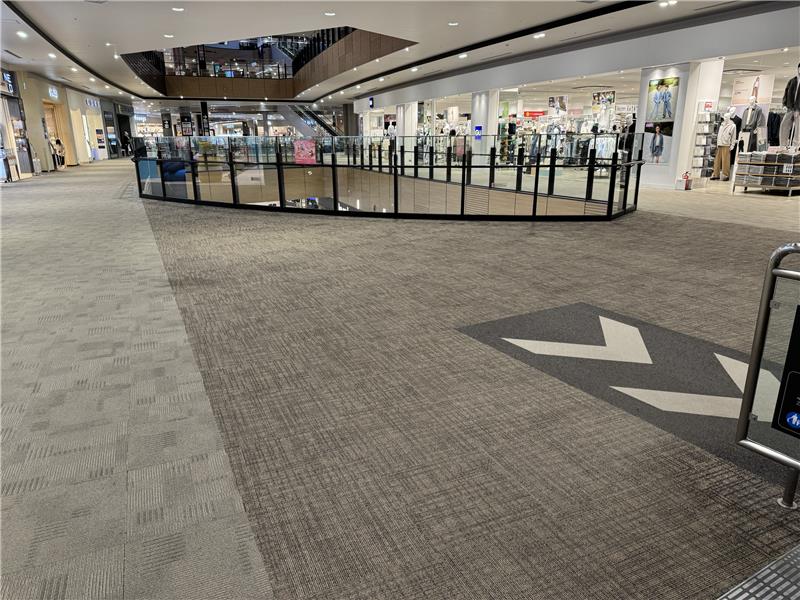 【イオンモール幕張新都心】リビングハウス前