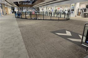 【イオンモール幕張新都心】リビングハウス前