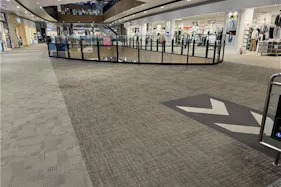 【イオンモール幕張新都心】リビングハウス前