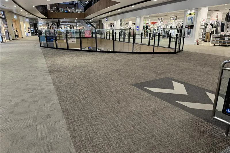 【イオンモール幕張新都心】リビングハウス前