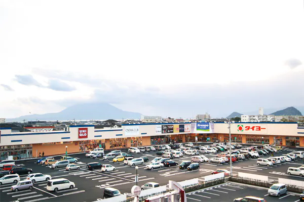 【フレスポ国分】PRイベントに適した、商業施設の中央半屋外スペース