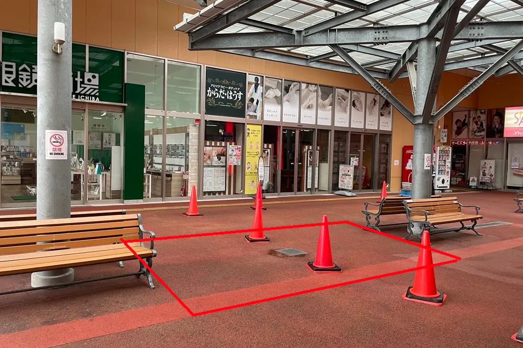 【フレスポ国分】PRイベントに適した、商業施設の中央半屋外スペース