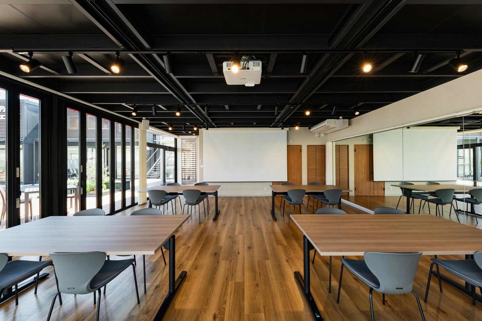 【霞ヶ丘駅10分】自主企画マルシェやワークショップに最適なお手頃価格のレンタルスペース「Community」/敷地全体の貸切イベント開催も可能!