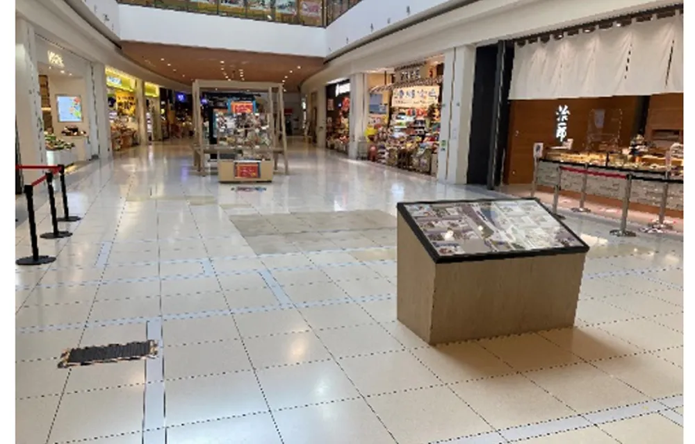 【ららぽーと横浜】1階 ノースカーブモール入口