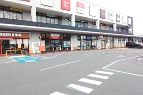 【イオンタウン岡崎美合】キッチンカーでの出店に最適な駐車場前にある屋外スペース
