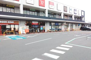 【イオンタウン岡崎美合】キッチンカーでの出店に最適な駐車場前にある屋外スペース