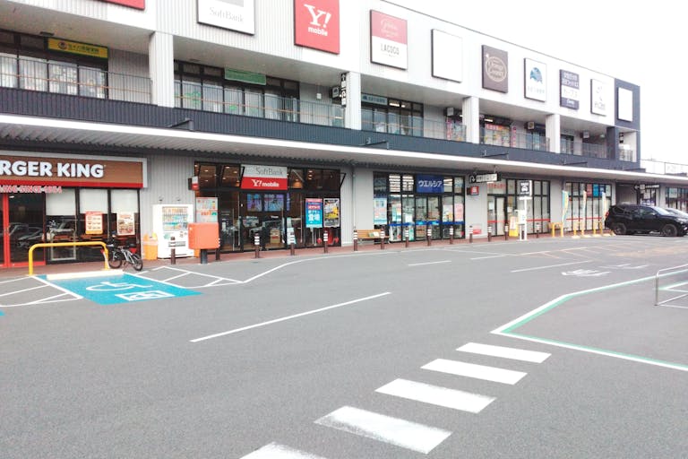 【イオンタウン岡崎美合】キッチンカーでの出店に最適な駐車場前にある屋外スペースの画像2