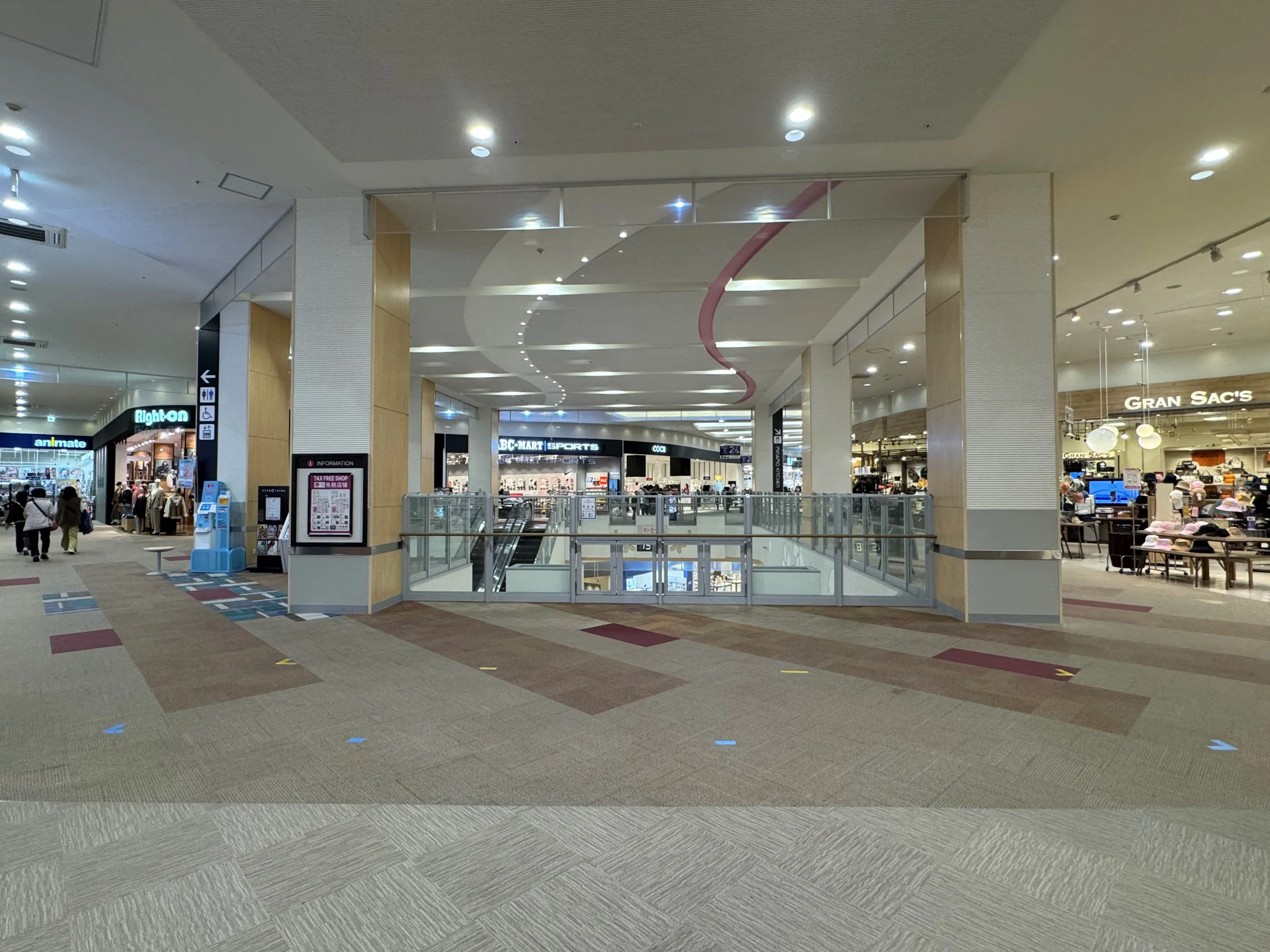 【イオンモール富士宮*】センターコートブリッジ（南）