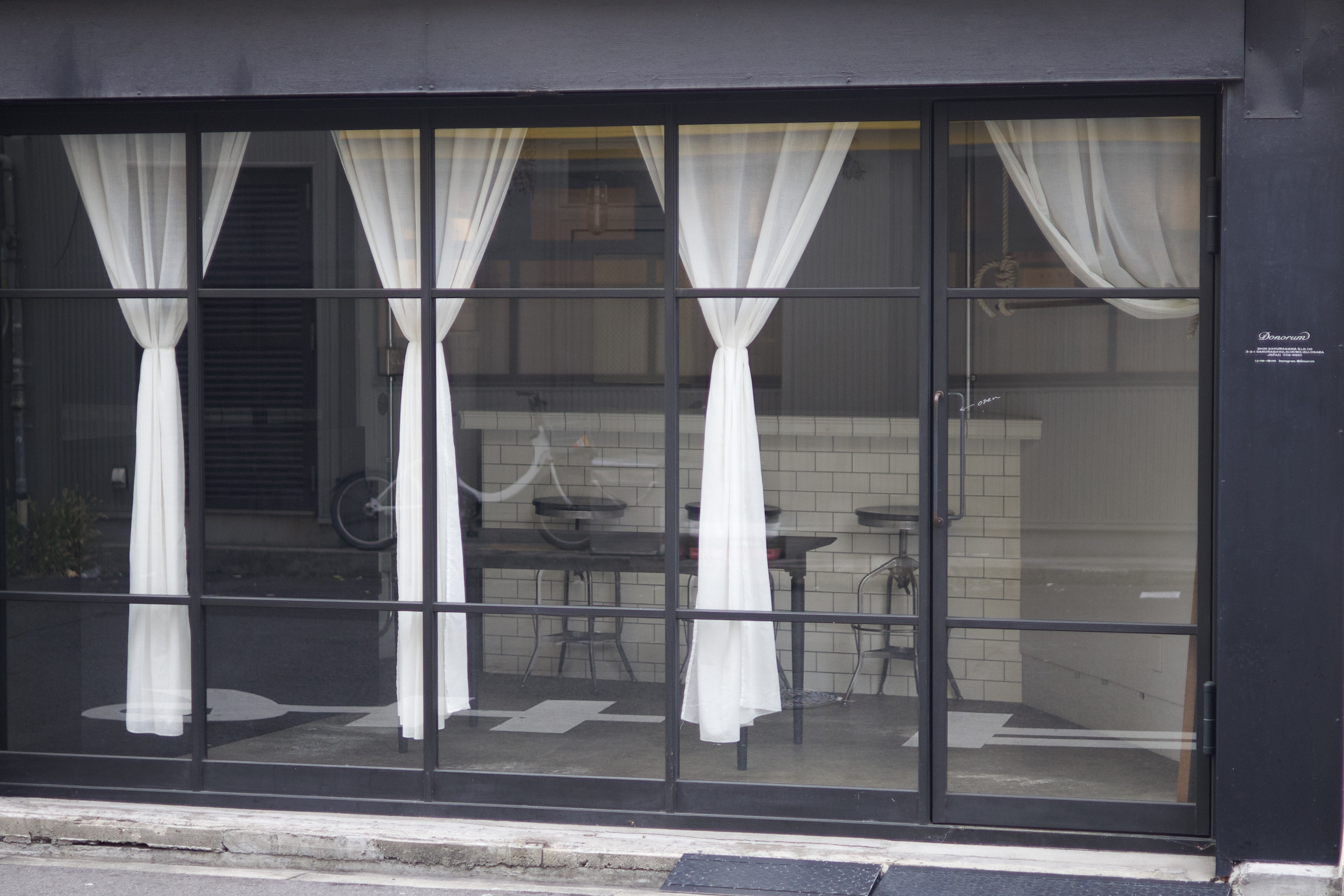 【桜川駅1分】ポップアップストアやワークショップにおすすめ！タイルカウンター付きの路面レンタルスペース