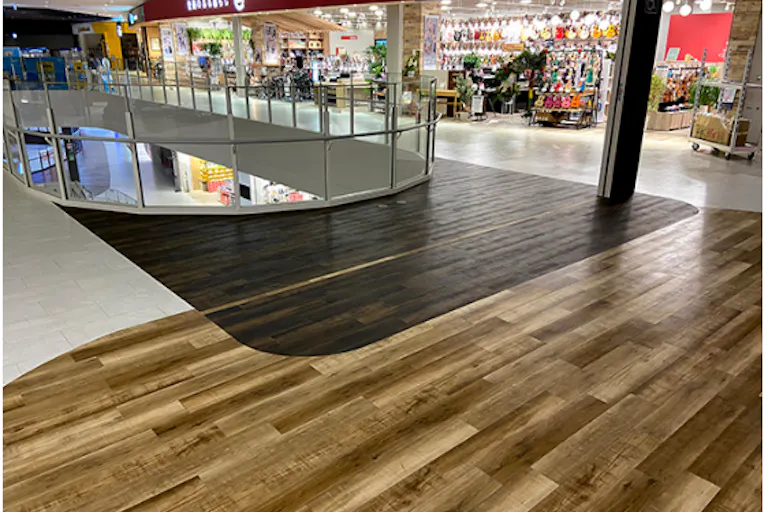 【イオンモール白山】3階西側吹抜けの画像1